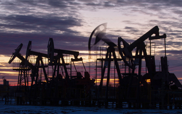 Ceny ropy naftowej pozostają na najniższych poziomach od sześciu miesięcy