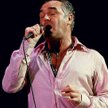 Morrissey krytykuje, wyśmiewa i komentuje poczynania rządów, pretendentów do tronu i muzycznych gwia