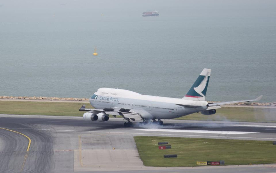 Cathay Pacific flagowy przewoźnik Hongkongu i najlepsza linia minionego roku przestanie latać do Mos