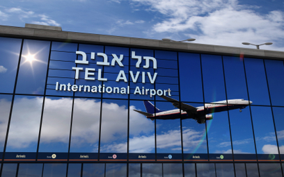 Świat ewakuuje turystów z Izraela, ale te linie lotnicze wciąż tam latają