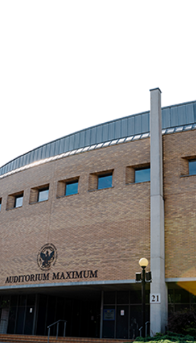 W roku akademickim 2024/2025 na kierunku lekarskim UKSW ukończyło naukę 117 przyszłych lekarzy oraz 