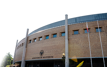 Największym powodzeniem wśród kandydatów na studia stacjonarne cieszyła się w tym roku psychologia