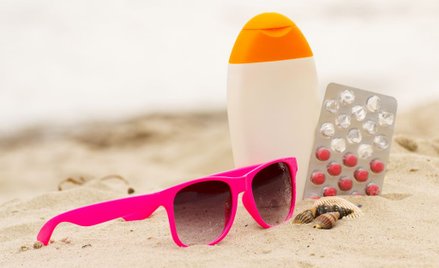 Słońce może obniżyć skuteczność niektórych leków, np. środków antykoncepcyjnych.