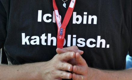 Kościół katolicki w Niemczech przeżywa poważny kryzys. Spada liczba wiernych, a księży sprowadza się