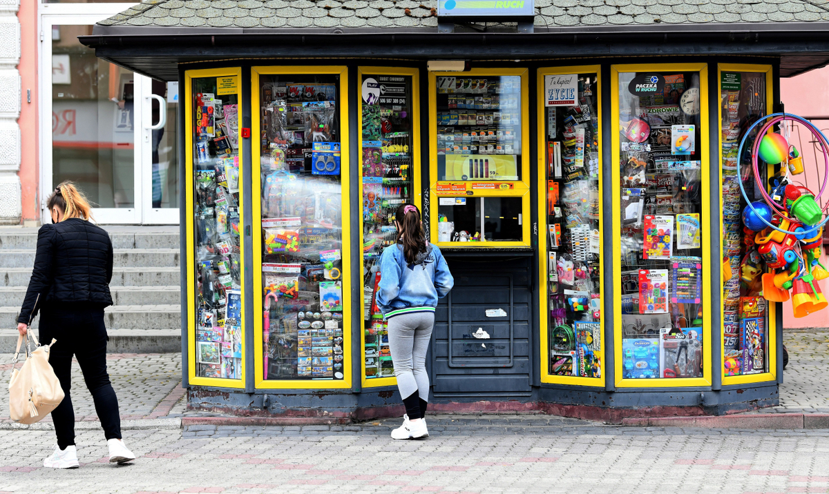 The end of a hundred year tradition.  You can't buy newspapers from Ruch kiosks anymore