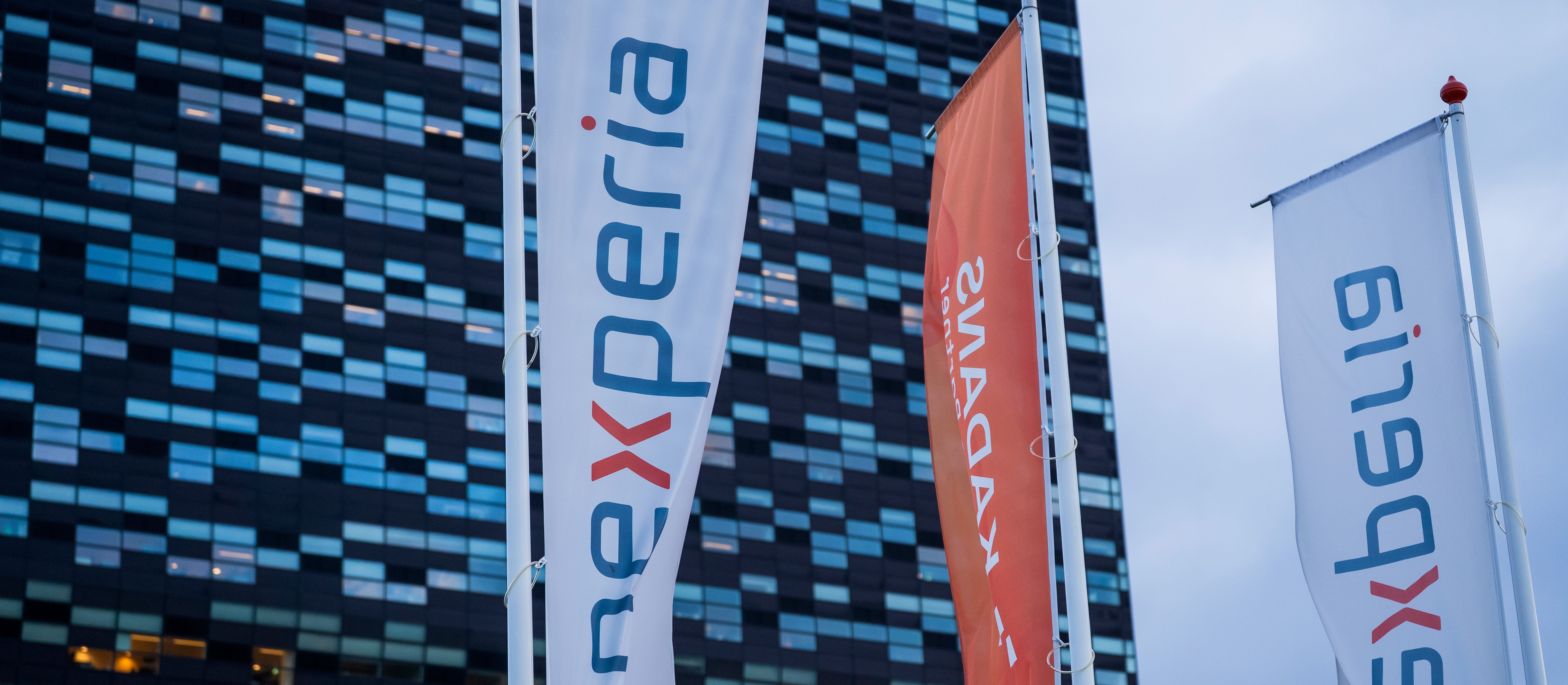 Prof. Menkes: Wojna o chipy