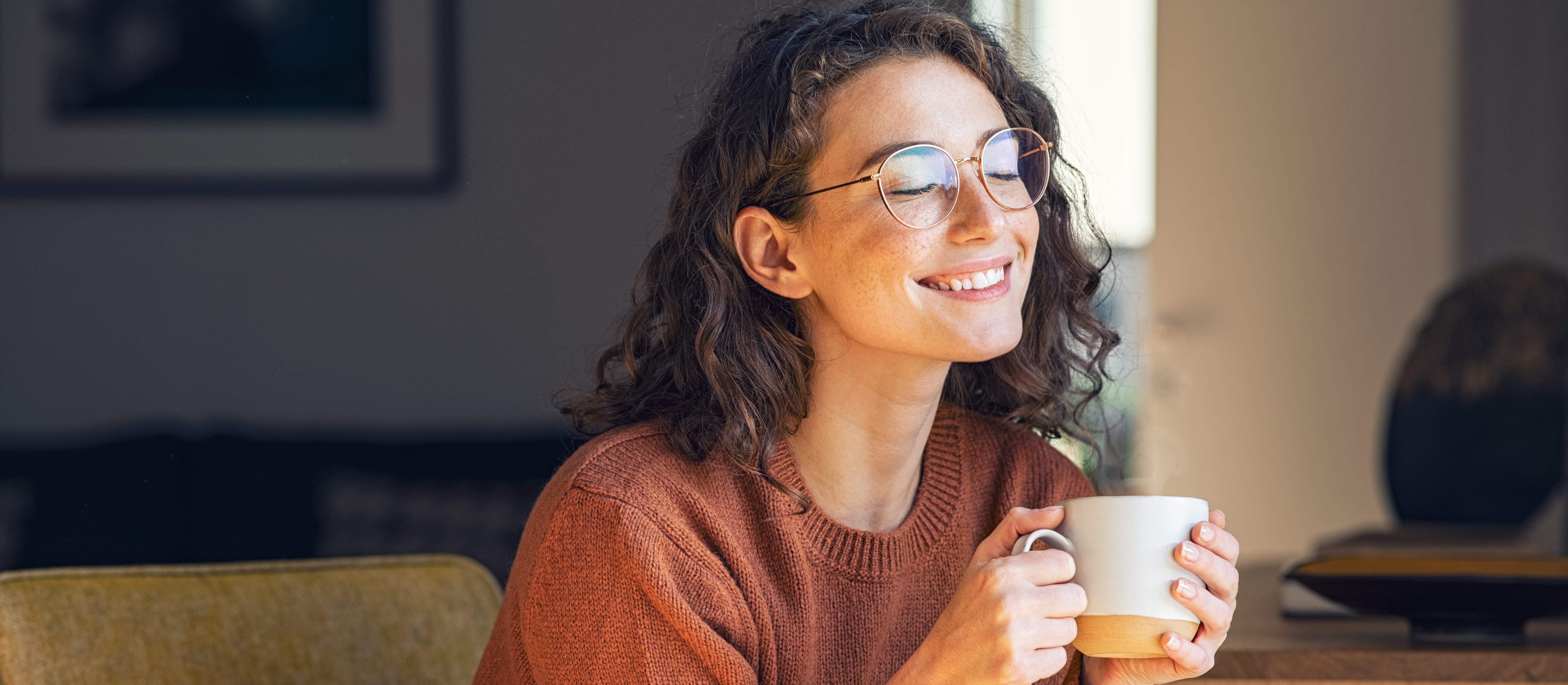 Zaskakujący wpływ kawy na starzenie organizmu. Naukowcy wskazują, ile filiżanek robi różnicę