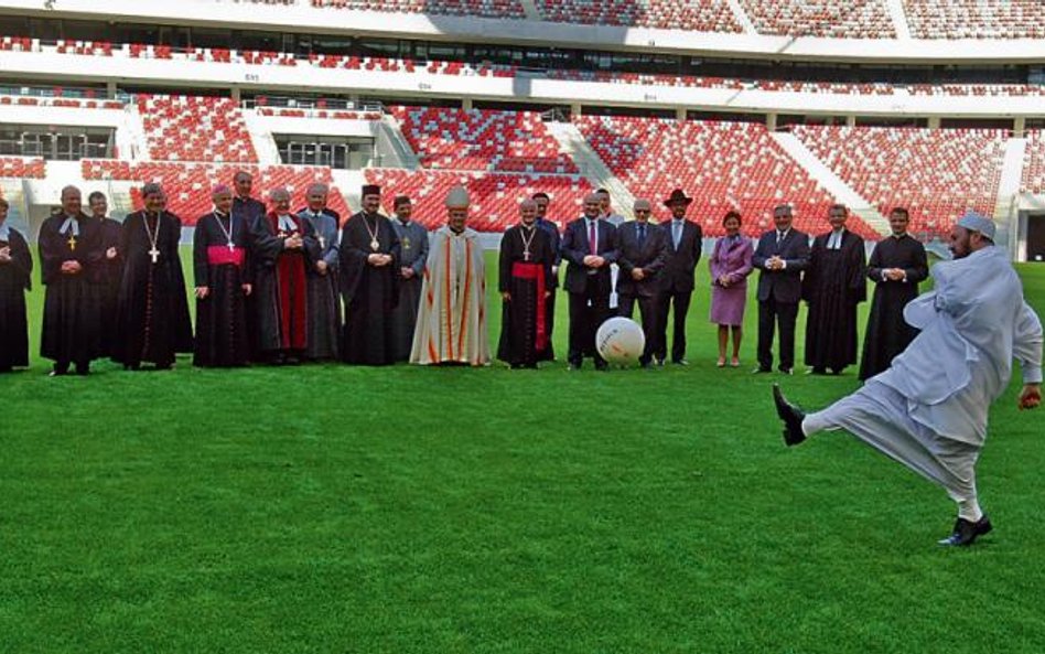 Podczas otwarcia kaplicy poświęcono również Stadion Narodowy. Nie zabrakło też sportowych akcentów