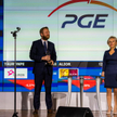 Drugą nagrodę główną przyznano PGE. Od lewej Zbigniew Kajdanowski, z-ca dyrektora departamentu komun