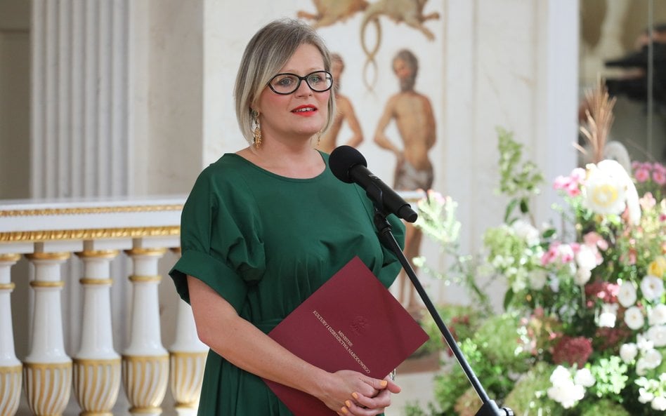 Marianna Otmianowska odebrała nominację  na dyrektora Łazienek z rąk ministra kultury