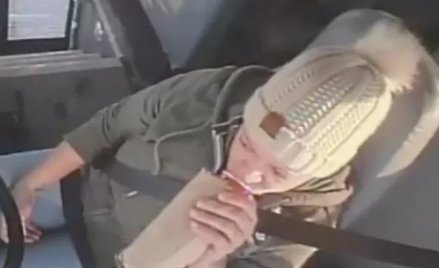 USA: Kierowca szkolnego autobusu piła piwo w trakcie jazdy