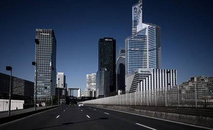 Francja: Firmy chcą pomocy za redukcje załóg