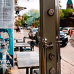 Myj ręce! – nawołuje z plakatu Anders Tegnell, główny epidemiolog Szwecji, celebryta