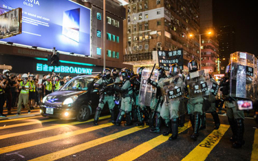 Hongkong wpadł w recesję. Turyści boją się zamieszek