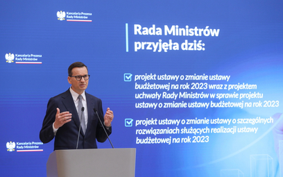 Premier Morawiecki: Słowa zmieniamy w czyny. Rząd przyjął rozwiązania dla nauczycieli