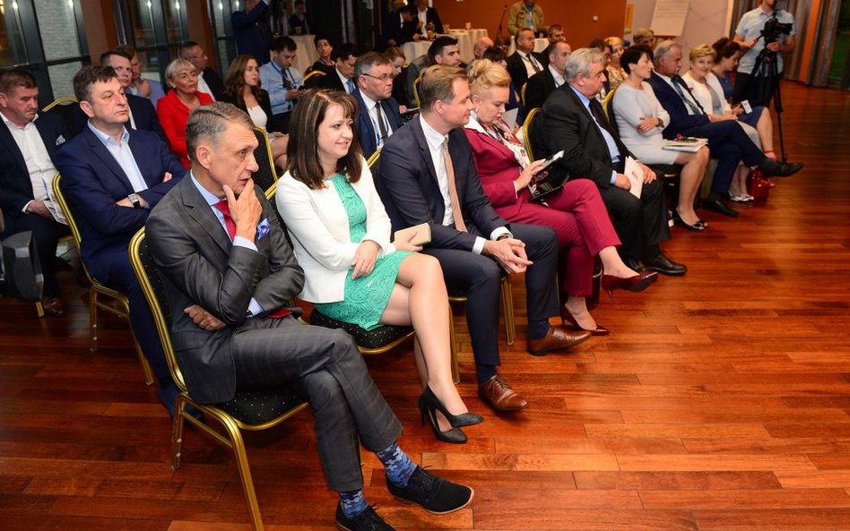 Debacie przysłuchiwali się marszałkowie biorący udział w Konwencie Marszałków Województw RP.