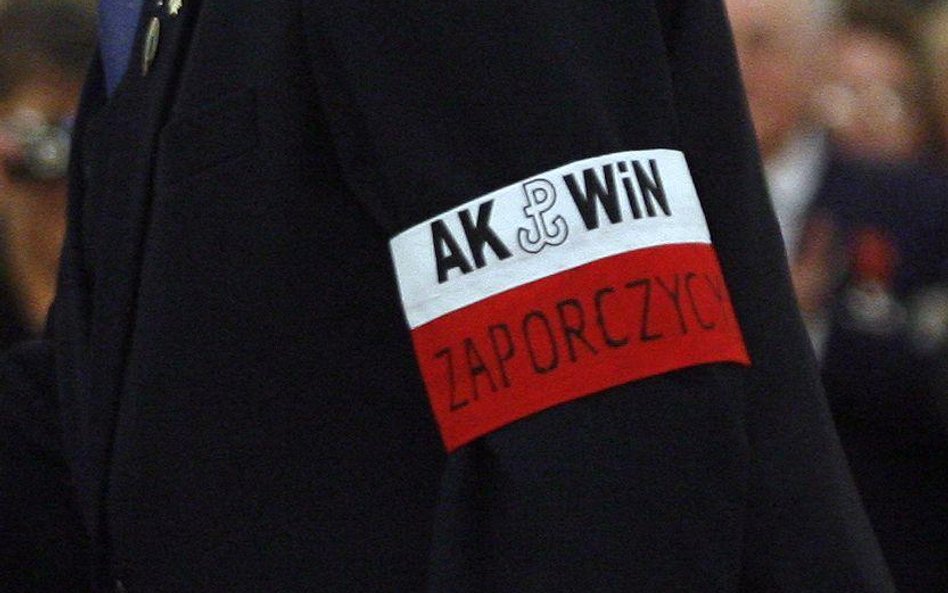 Czy nastoletni pomocnik AK może zostać kombatantem