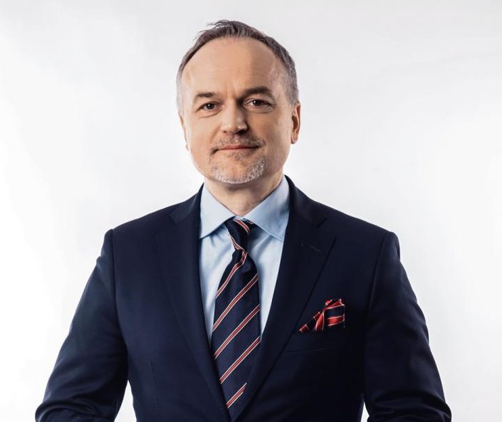 Dyplom Szkoły Głównej Handlowej w Warszawie ma m.in. Czesław Warsewicz, prezes PKP Cargo, który skoń