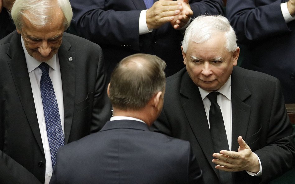 Jarosław Kaczyński dał sygnał służbom, prokuraturze i sądom, żeby jego ludźmi się nie zajmowali