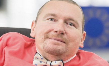 Niepełnosprawny senator-elekt nie mógł dostać się do pociągu