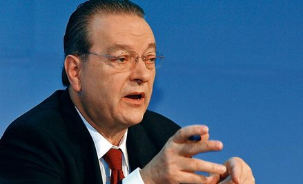 Oswald Gruebel odchodzi po trzech latach uzdrawiania szwajcarskiego giganta.
