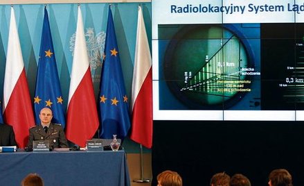 Jerzy Miller (z lewej podczas piątkowej prezentacji) twierdzi, że nie było potrzeby badań laboratory