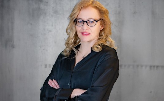 dr Dominika Pszczółkowska, adiunkt w Ośrodku Badań nad Migracjami UW, politolożka i badaczka migracj