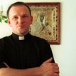 Ks. Wojciech Lemański, przywołując przykład O’Briena, zasugerował seksualne podłoże konfliktu