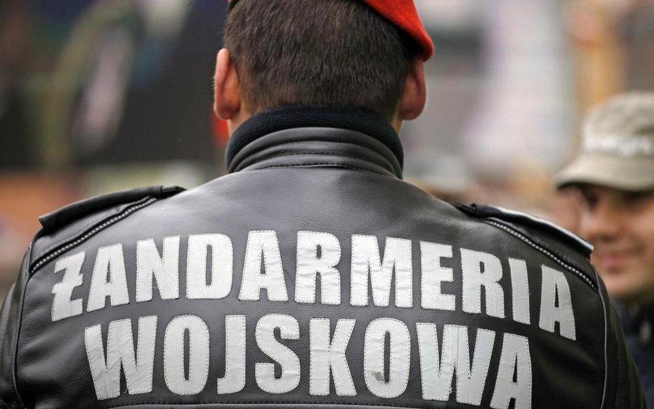 Żandarmeria Wojskowa nie będzie karać za mundur polowy