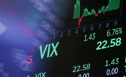 Patrząc na kwietniowe typy ekspertów można dojść do wniosku, że czas powinien grać na korzyść rynków