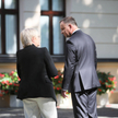 Prezydent RP Andrzej Duda (P) i prezes TK Julia Przyłębska (L) zwiedzają wystawę „Profesor Lech Kacz