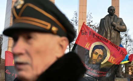 Kult Stepana Bandery (na zdjęciu jego pomnik we Lwowie) i UPA szkodzi relacjom Polski z Ukrainą