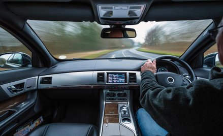 Samochody z Anglii a liczba wypadków