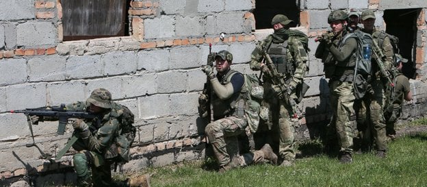 Żołnierze na poligonie w Wędrzynie