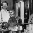 Szkockiego inżyniera Johna Logiego Bairda (1888–1946) uznaje się za wynalazcę pierwszego systemu tel