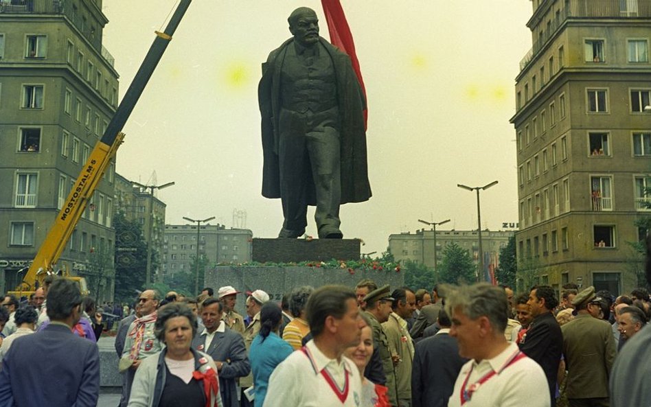 Nowa Huta, 20 lipca 1973 r. III Zlot Młodych Przodowników Pracy, Nauki i Wyszkolenia Bojowego, manif