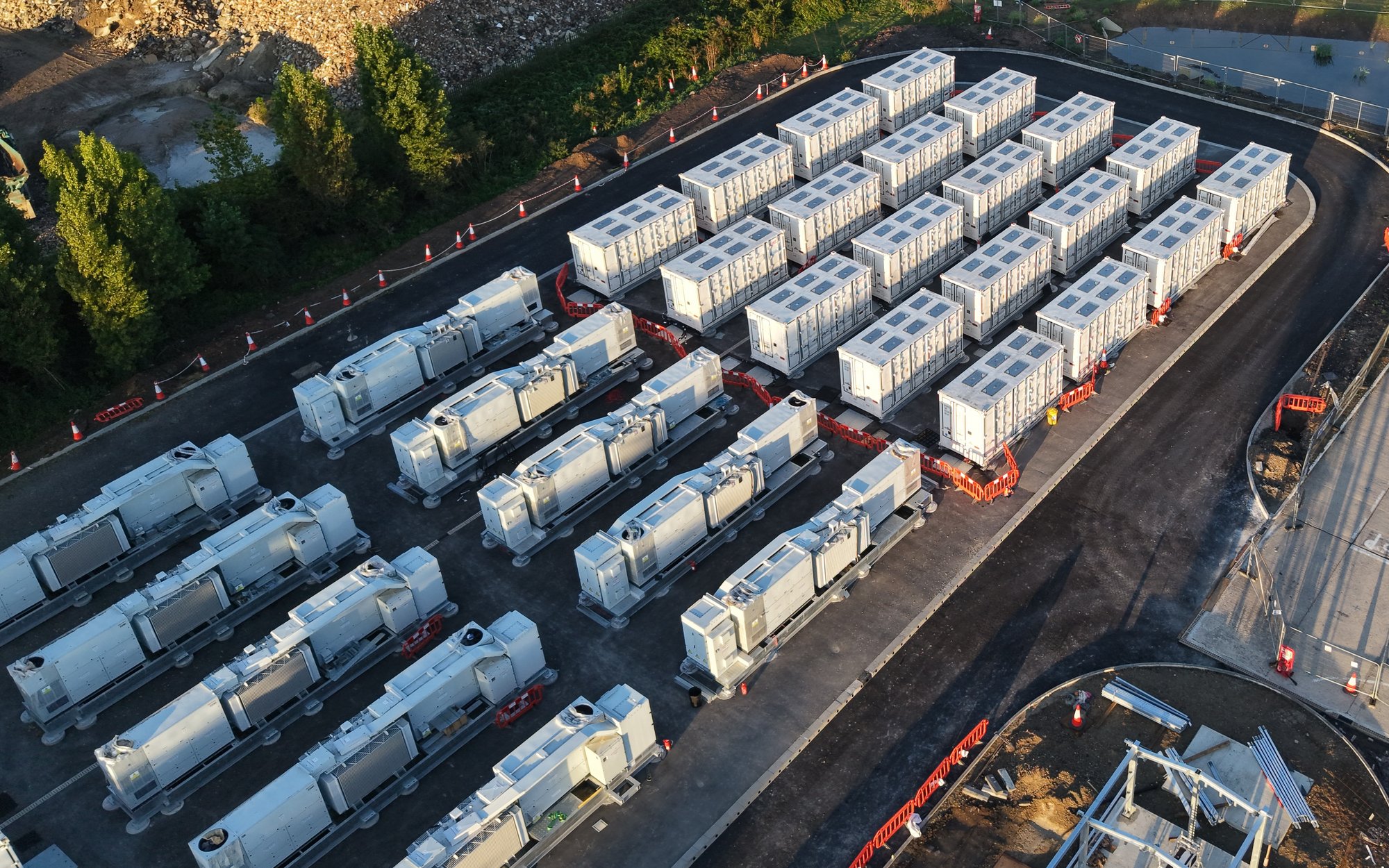 Droga do niezależności energetycznej: jak magazynowanie energii wspiera bezpieczeństwo dostaw