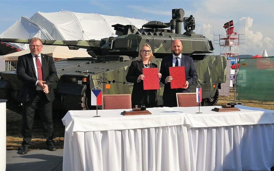 Czechy i Słowacja będą współpracować w zakresie zakupu i wsparcia eksploatacji bwp CV90 MkIV, który 