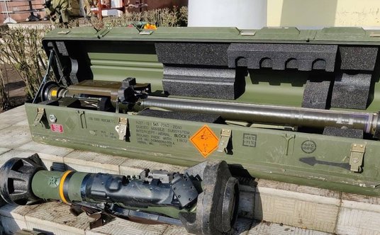 Najbardziej „medialną" pomocą, nie licząc przeciwpancernych Javelinów, było przekazanie przenośnych 