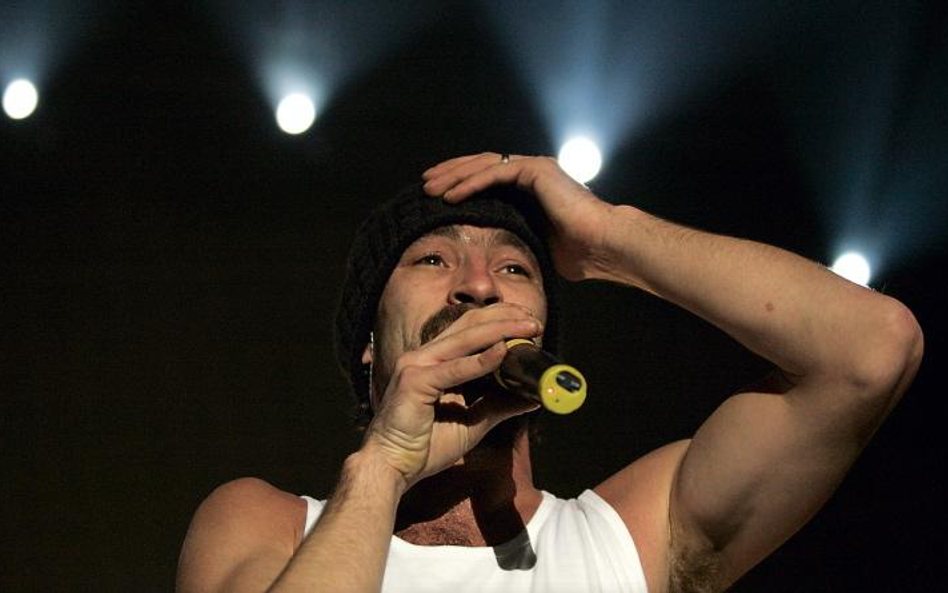 Jego wersja reggae jest wesoła, słoneczna i taneczna. Rzadko pojawiają się w niej elementy dancehall