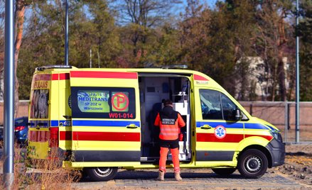 29-letni Kacper zmarł w szpitalu w Świdnicy po tym, jak zamiast trafić na dializy, został spętany pa