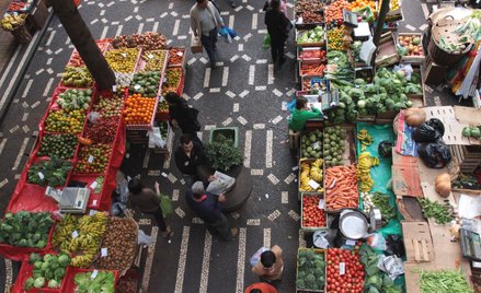 Rynek warzyw i owoców to jedna z atrakcji stolicy Madery, Funchal