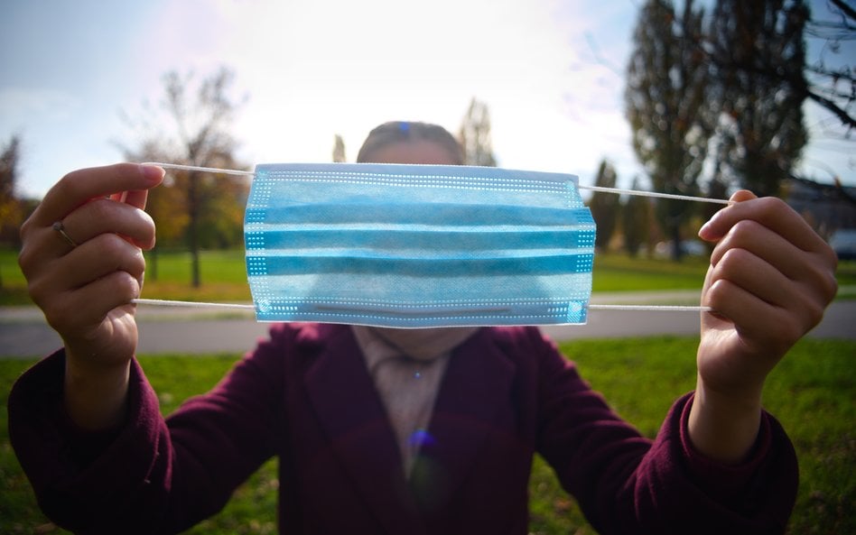 Niezbędnik przedsiębiorcy: Firma po zakończeniu epidemii * SLIM VAT 3 faktem * Wyższe pensje a preferencje w ZUS * Absurd z nadpłatą składki * Blokada konta na dłużej