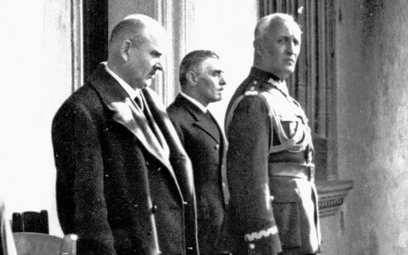 Gen. Orlicz-Dreszer (pierwszy z prawej) widział pokłady nędzy, zwłaszcza na wsi. Uważał, że ludzie n