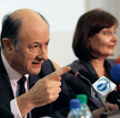 Minister pracy Jolanta Fedak i minister finansów Jacek Rostowski odpierali wczoraj zarzuty o demonta