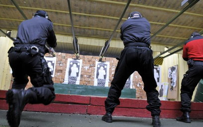 Nadal obowiązuje zakaz ćwiczenia z pistoletami P99