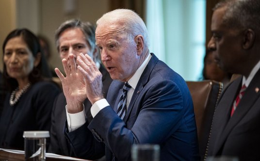 "Gwarancja importu amerykańskiego surowca przez Niemcy, miała przekonać Joe Bidena do zawarcia układ