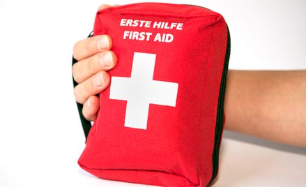 Obowiązkowe wyposażenie samochodu w innych krajach