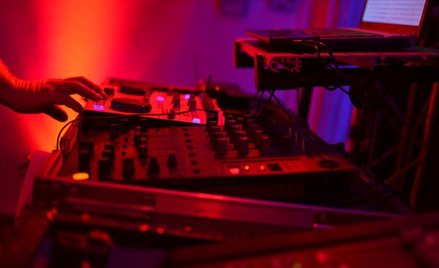 Plagiat ukryty a wzorowanie się na cudzej twórczości