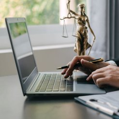 Jarosław Gwizdak: Czy jako prawnicy chcemy budować językiem granicę, czy tworzyć mosty?